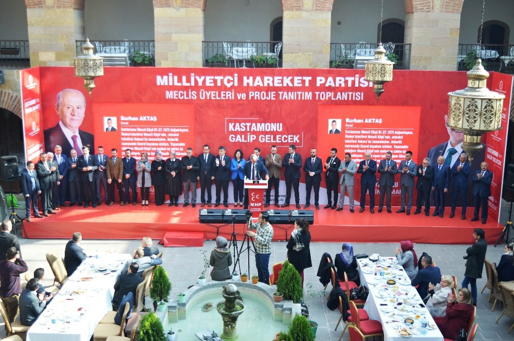 MHP, Belediye Meclis Üyelerini tanıttı 