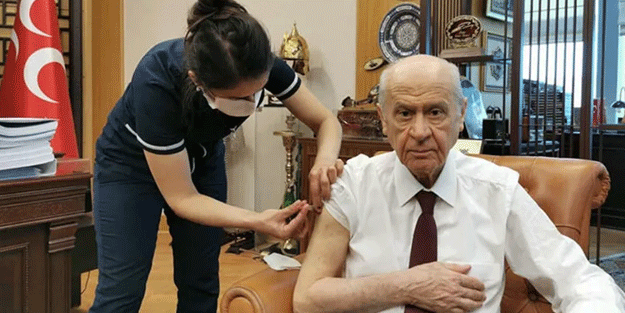Devlet Bahçeli koronavirüs aşısı yaptırdı