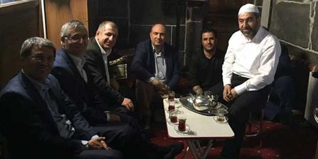 MHP'yi karıştıran fotoğraf!