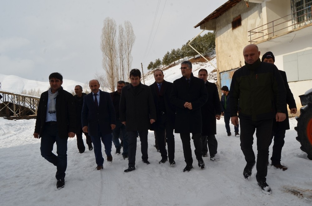 MHP İspir ve Aziziye ilçelerine çıkarma yaptı 