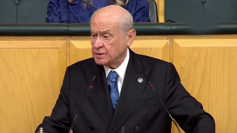 Bahçeli’den CHP açıklaması: Özgür Özel ateşe körükle gitmemeli