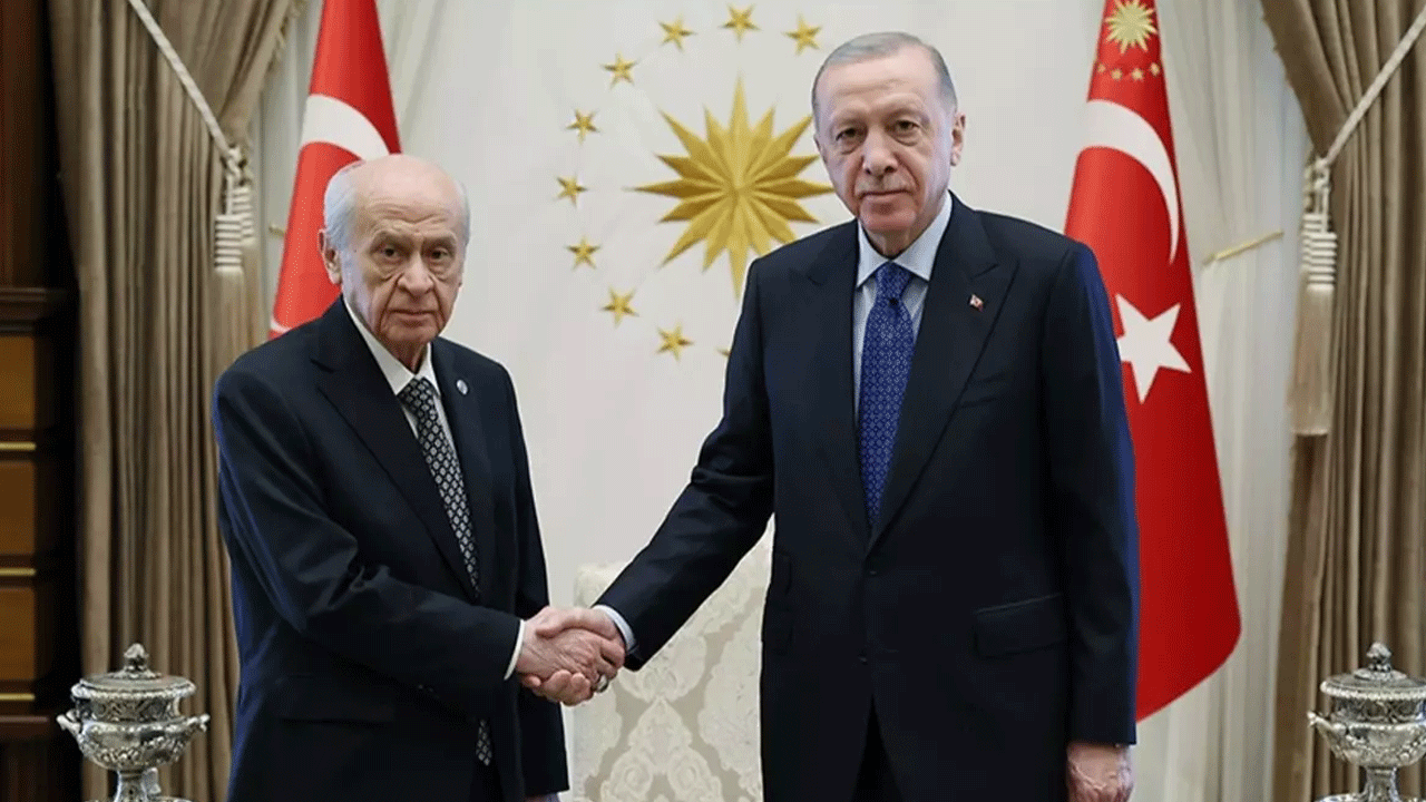 MHP lideri Devlet Bahçeli'den Cumhurbaşkanı Erdoğan'a tebrik