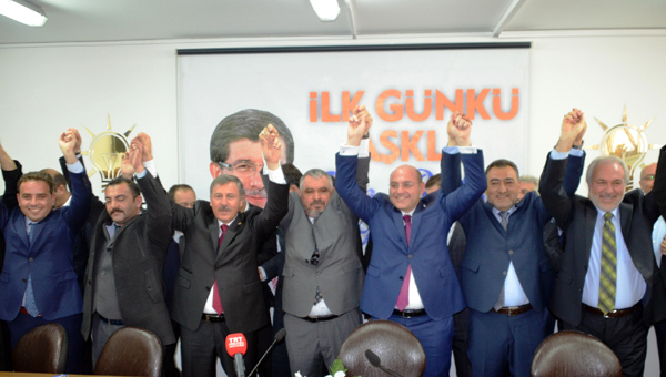 Partilerinden istifa edip AK Parti'ye katıldılar