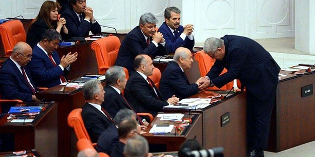 MHP ve İP arasında 