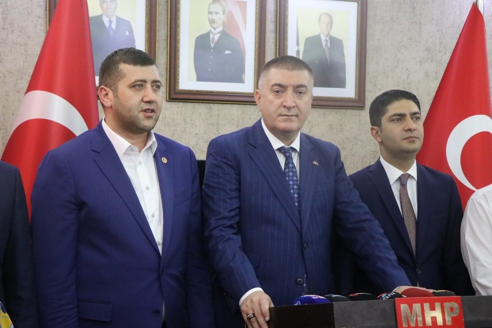 MHP’de bayramlaşma 