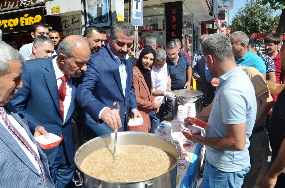MHP’den Aşure etkinliği 