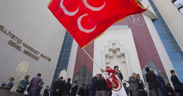 MHP'den deprem tüm teşkilat görevden alındı