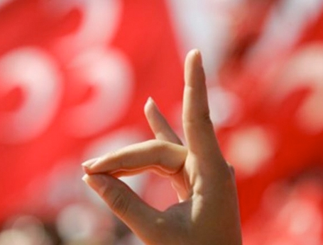 MHP'den HDP'ye sert Yenikapı çıkışı