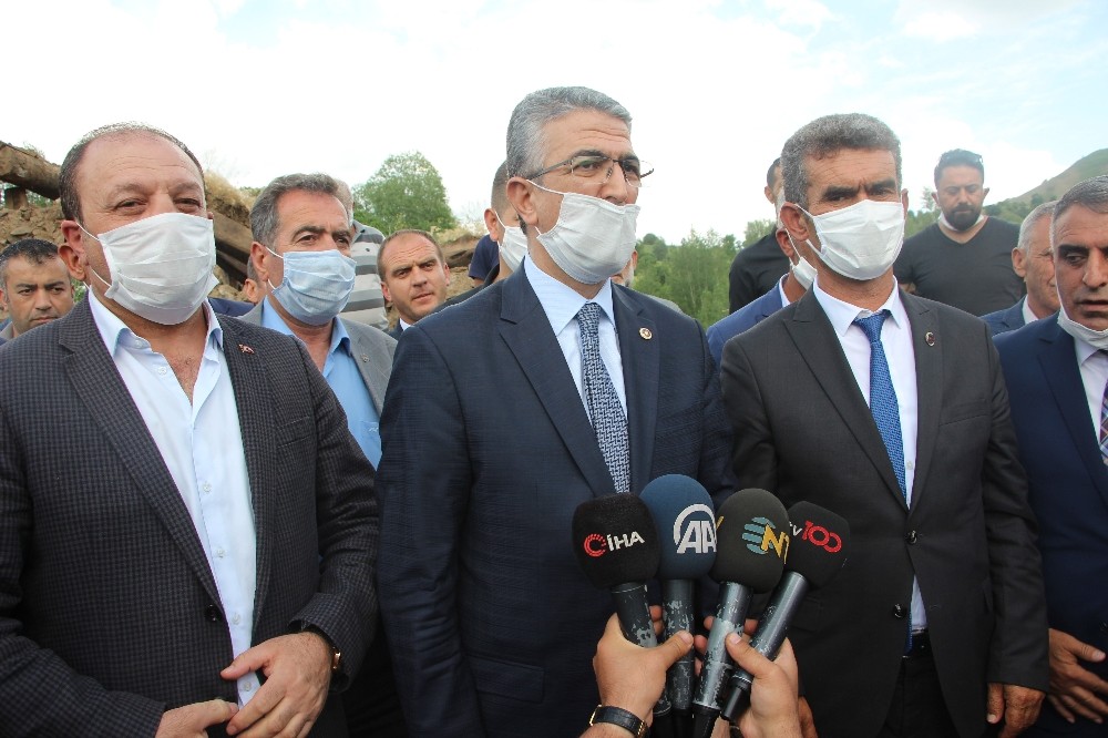 MHP’li Aydın ve beraberindeki heyet deprem bölgesinde 