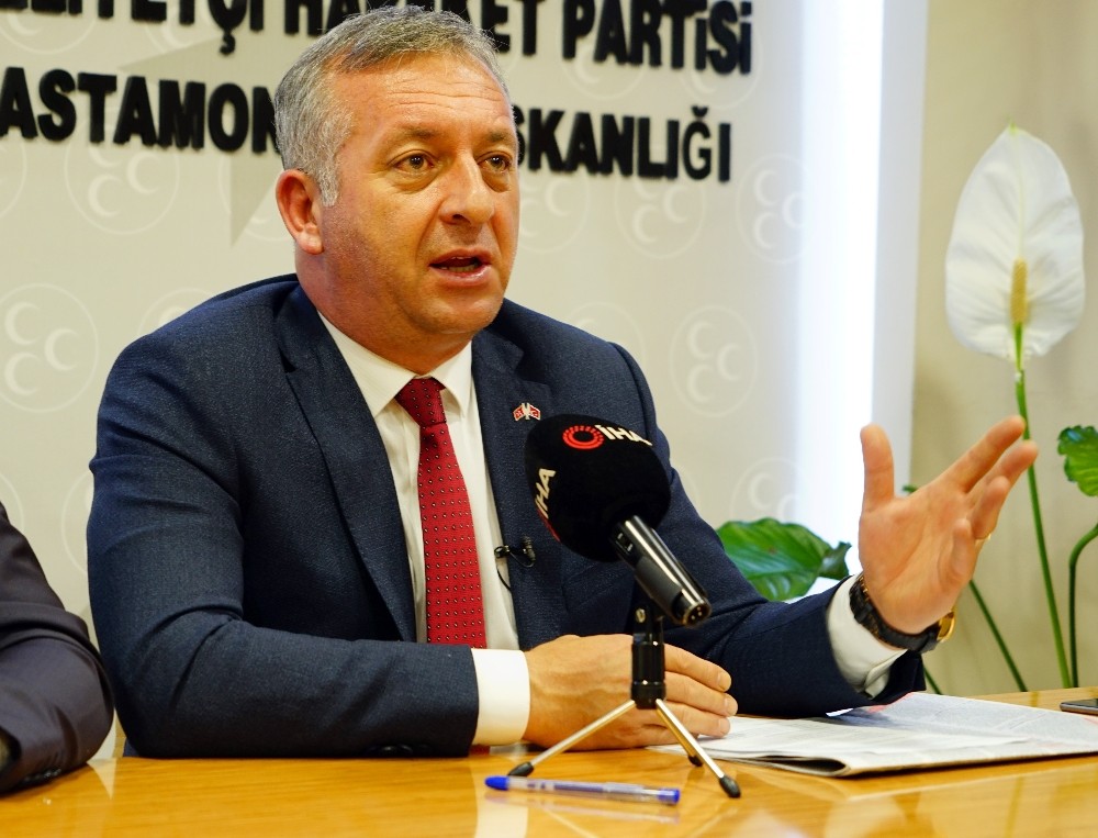 MHP’li eski belediye başkanının eşyalarını tabuta koyup gönderdiler 