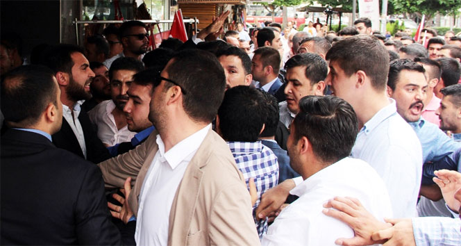 MHP’liler arasında kurultay siniri