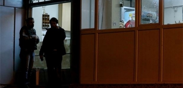 MHP’ye yakın lokale yaylım ateşi