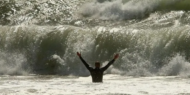 Miami sahili değil Kilyos! Sörfçüler buraya akın ediyor