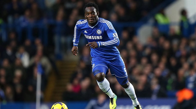 Michael Essien henüz çalışma izni alamadı