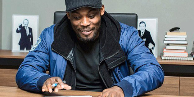 Michael Essien'den sürpriz imza!