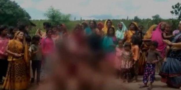 Mide bulandıran gelenek! Kız çocukları çırılçıplak vaziyette...