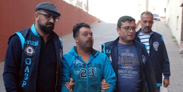 Mide bulandıran haber! Kırmızı ışıkta duran arabaların camını...
