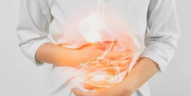 Mide yanması, beslenmeden sonra kusma gibi belirtilere dikkat!