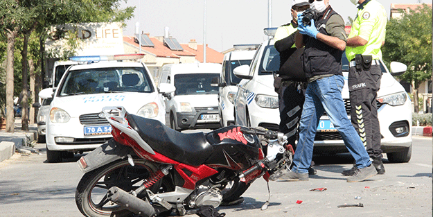 Midibüsle çarpışan motosikletin sürücüsü kurtarılamadı