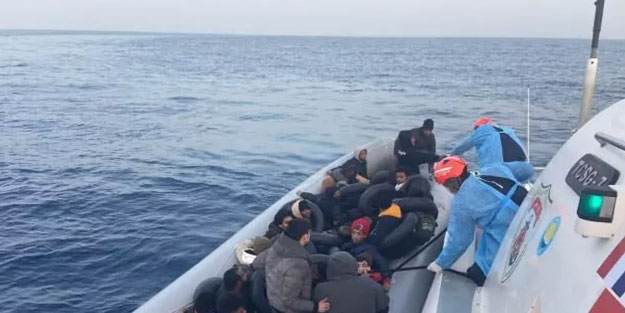 Midilli Adası'na geçmeye çalışırken yakalandılar