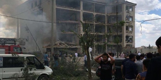 Emniyet Müdürlüğüne bomba yüklü araçla saldırı