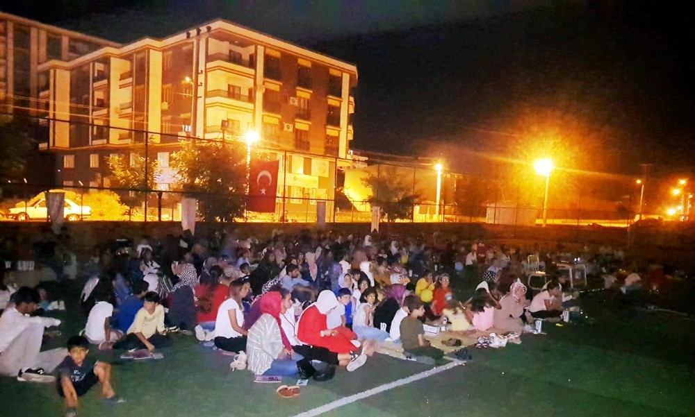 Midyatlılar açık hava sinema günlerinde buluştu 