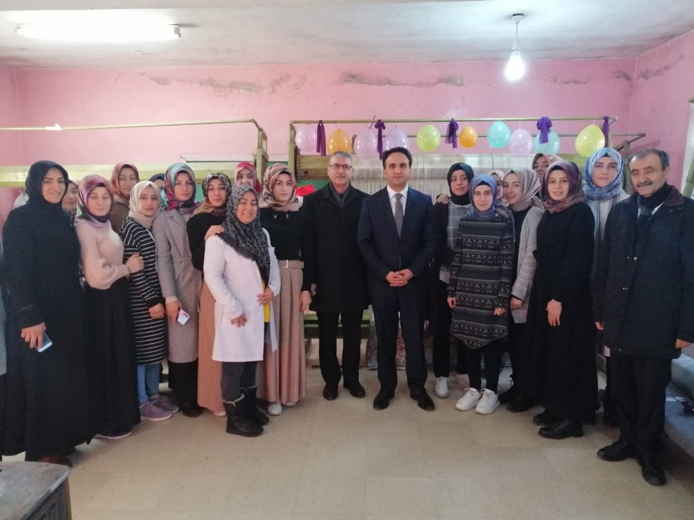 Midyat’ta 40 kadın ipek dokuma kursunda meslek sahibi olacak 