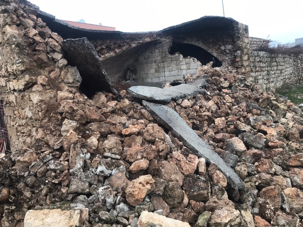 Midyat’ta deponun tavanı çöktü: 1 yaralı 
