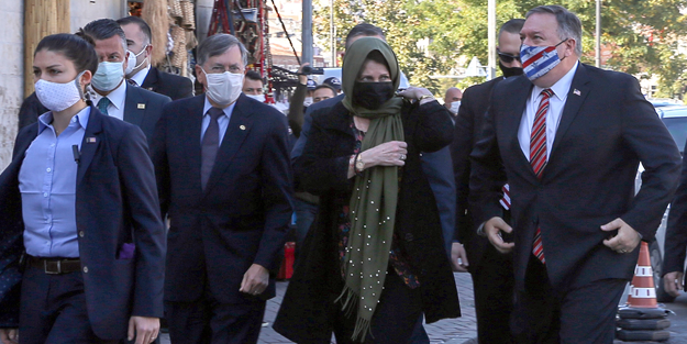 Mike Pompeo'nun Rüstem Paşa Camisi ziyaretinde dikkat çeken Ayasofya ayrıntısı