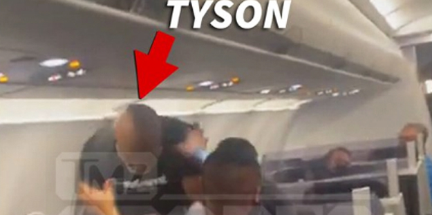 Mike Tyson uçakta yumruklarını konuşturdu