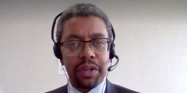 Mikrofonu kısmayı unutan Galler'ın Sağlık Bakanı, milletvekiline küfür etti