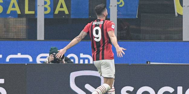 Milan, derbide Giroud ile geriden gelerek Inter'i mağlup etti