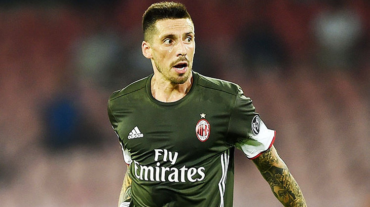 Milan'dan flaş Gomez ve Jose Sosa kararı!