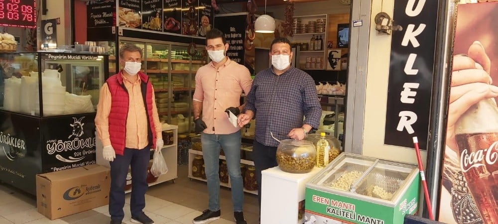 Milas Yörük Türkmen Kültür Derneği üyeleri ve sağlık çalışanlarını unutmadı 