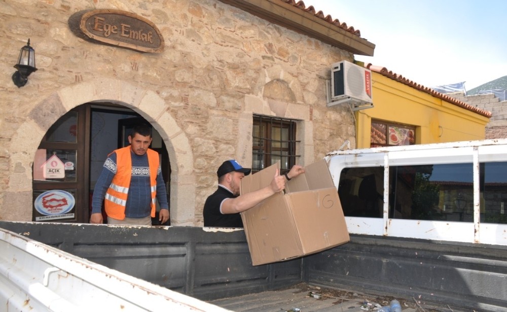 Mİlaslı hayırsever kardeş 20 bin adet maske alıp dağıttı 