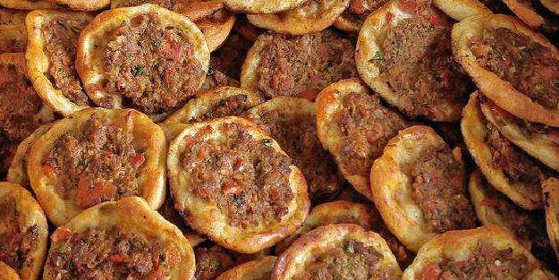 Milföyden kıymalı mini pide nasıl yapılır?