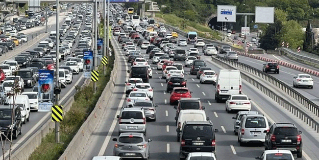‘Millet aç aç’ diyenler utanır mı? Araç sayısında büyük sıçrama