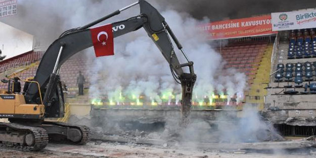 Millet Bahçesi olacak! Yıkımına başlandı