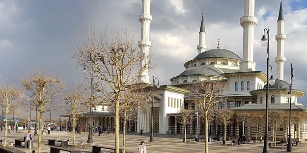 Millet Camisinde cuma namazı kılınacak mı son dakika