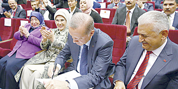 Millet istedi yuvasına döndü