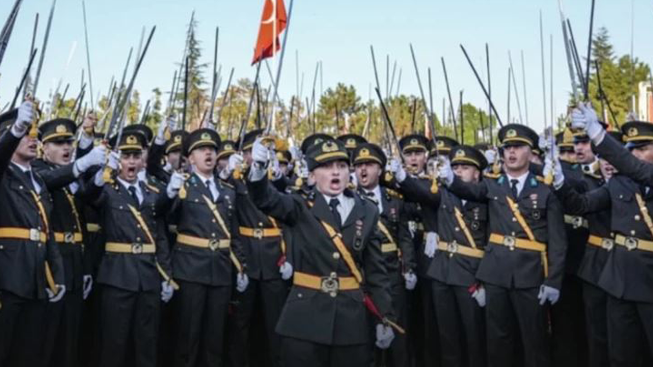 Millete kılıç çekiyordu bakkal oldu!