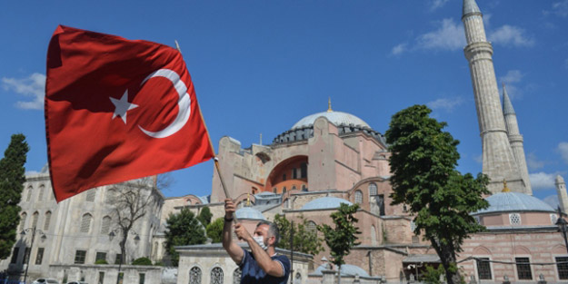 Millete sırtını çeviren 'solak tetikçiler' Ayasofya kararı karşısında ne yaptı?