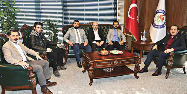 Milletimize hizmet borcumuz var