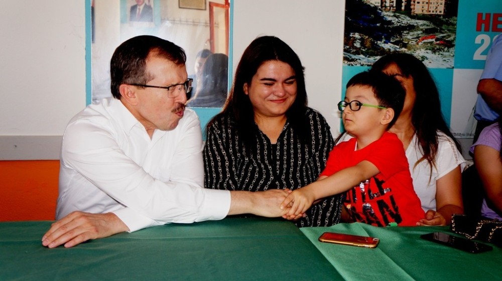 Milletvekili Aydemir Sarıgöl’de bayramlaştı 