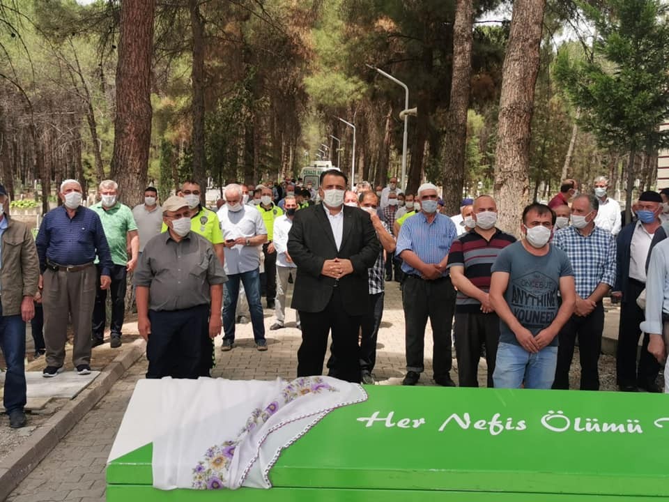 Milletvekili Kaya, halasını son yolcuğuna uğurladı 