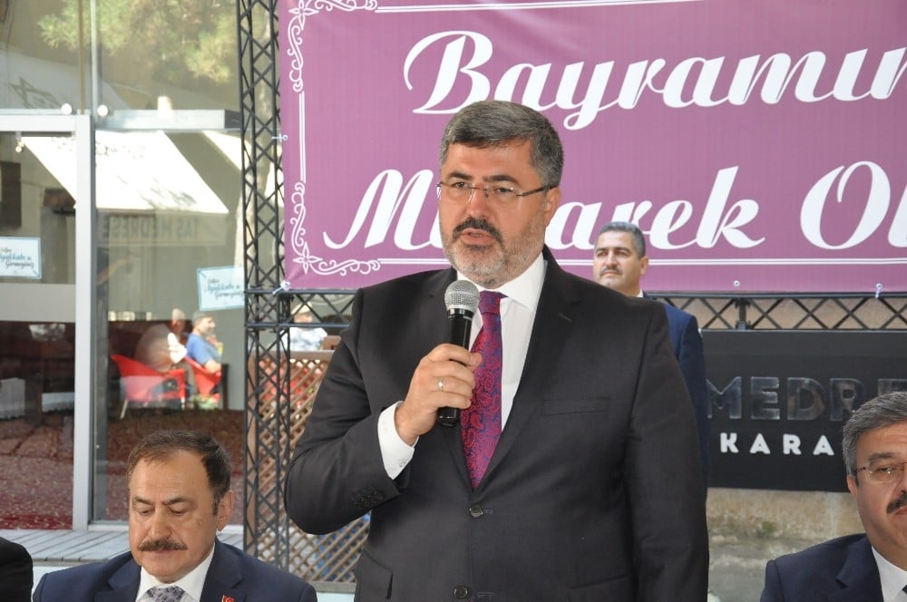 Milletvekili Özkaya sosyal medyadaki ‘kurbankatliamdır’ etiketini kınadı 