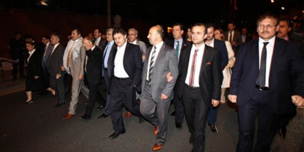 Milletvekililerinden İsrail Büyükelçiliği önünde protesto