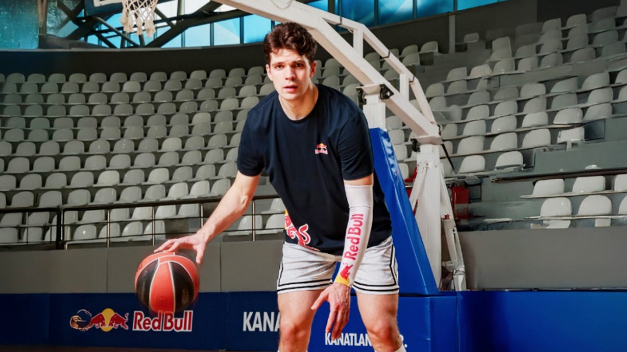 Milli Basketbolcu Tarık Biberovic Red Bull Sporcusu Oldu