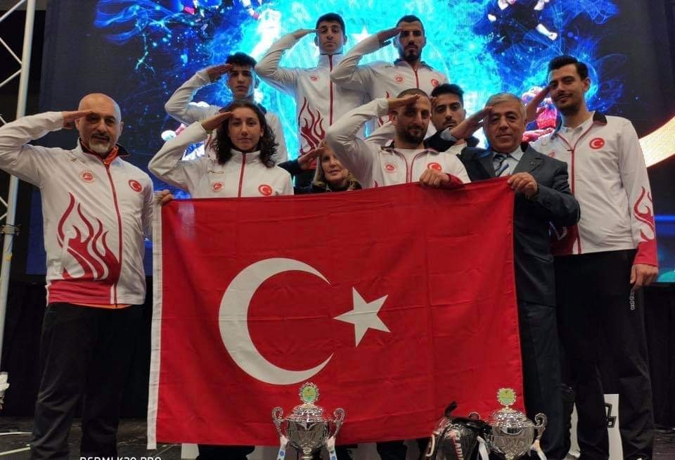 Milli Boksörden, Bahar Kalkanı Harekatına katılan Mehmetçiğe asker selamı 