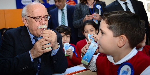 Milli Eğitim Bakanı ile öğrencilerin komik diyalogları